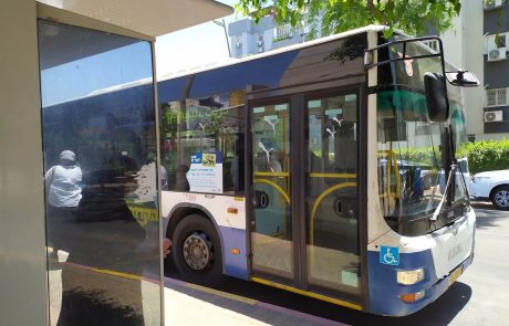 חברת האוטובוסים "דן" מבטיחה שיפור בשירות לבני הגיל השלישי ברמת גן