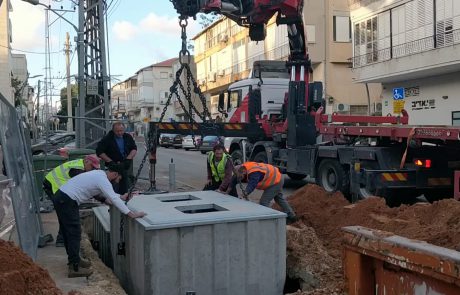 (כבר לא) שוקעים בזבל: העירייה הציבה פחים מוטמנים במספר מוקדים בעיר